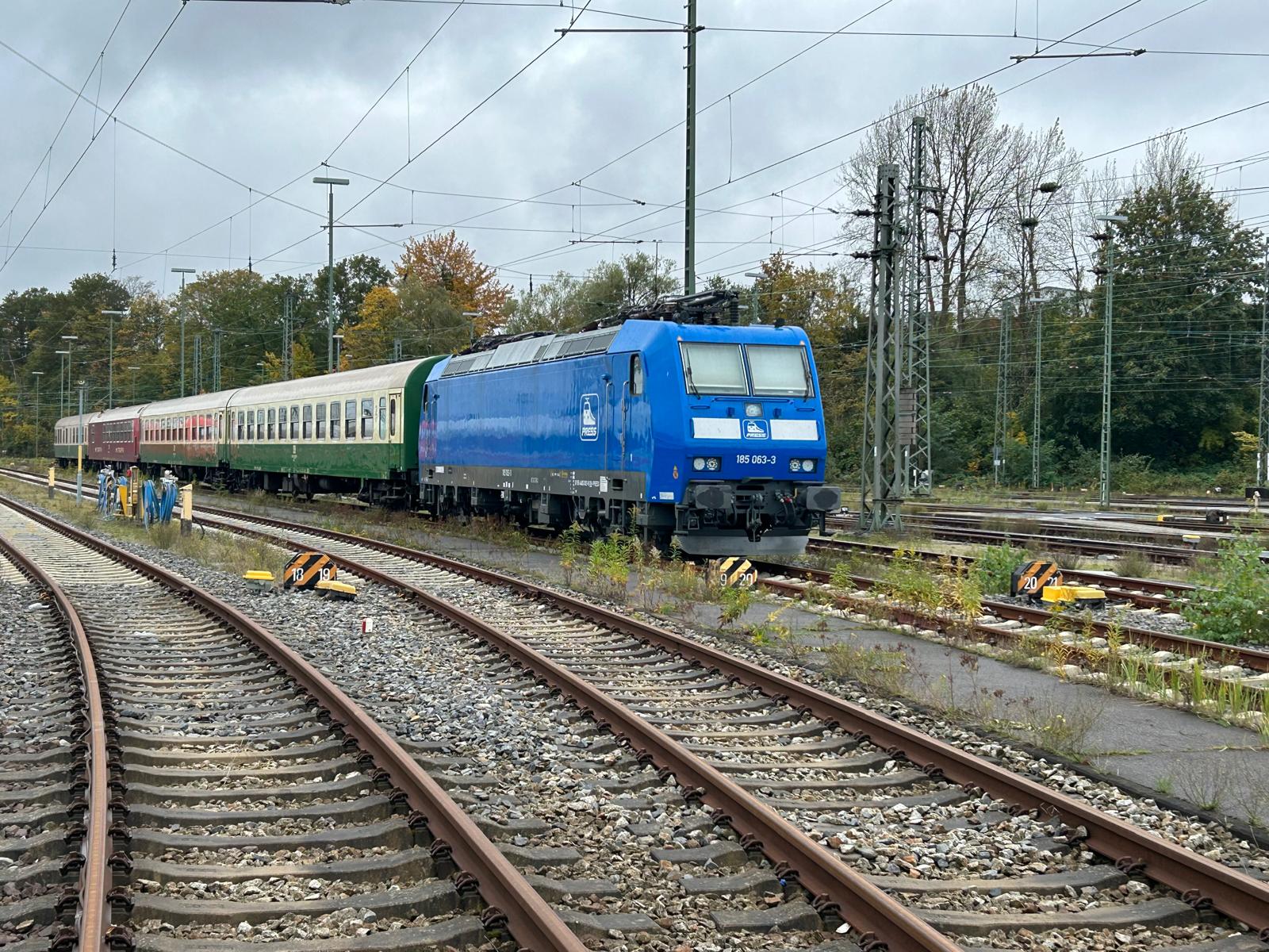 Mit dem historischen Zug in die Hafenmetropole Hamburg – Eine exklusive Eisenbahnerlebnisreise